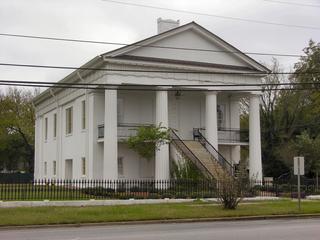Photograph of the Robert Mills courthouse in Camden, SC